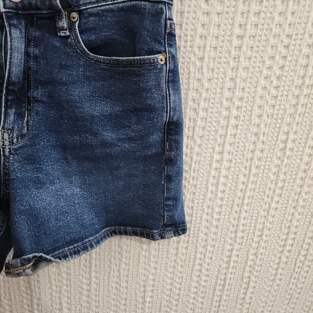 Calvin Klein Jeans Women’s High Rise Denim Shorts Size 4 Medium Wash Vintage - Picture 8 of 10